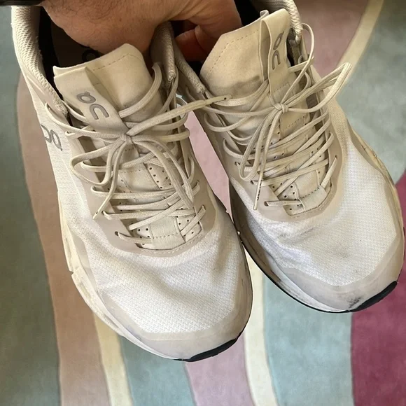 ON Running Cloudnova Form - Picture 7 of 11